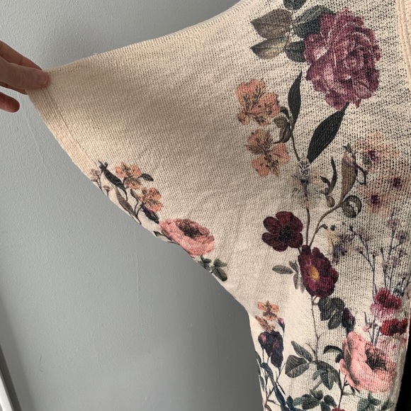 Light weight floral cardigan - Picture 2 of 5